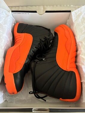 Jordan 12 Brilliant Orange Men’s size 9.5